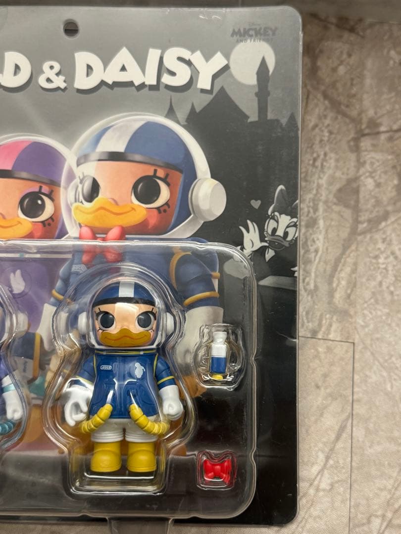 【上海限定】 MEGA SPACE MOLLY 100% ドナルド&デイジー