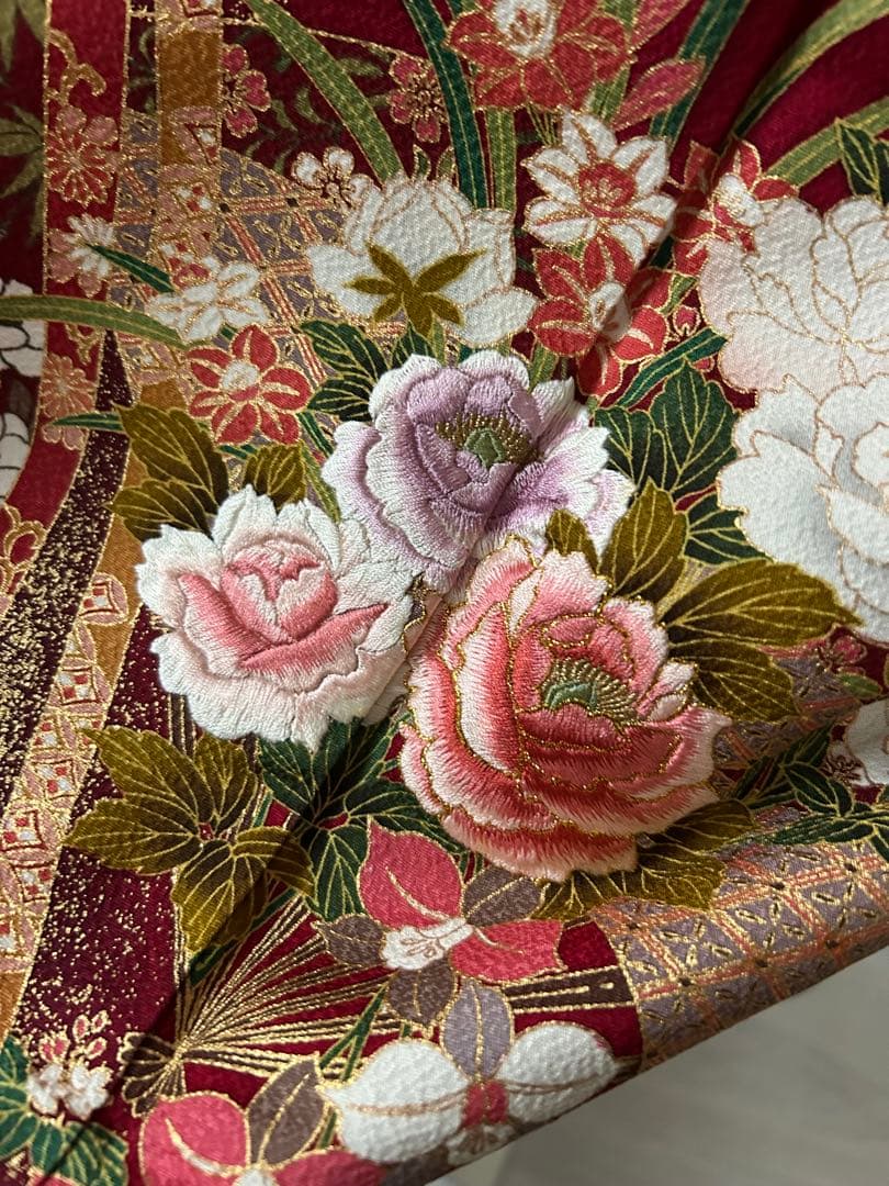 美品　王道カラー　正絹振袖フルセット　赤色 花柄　刺繍　豪華