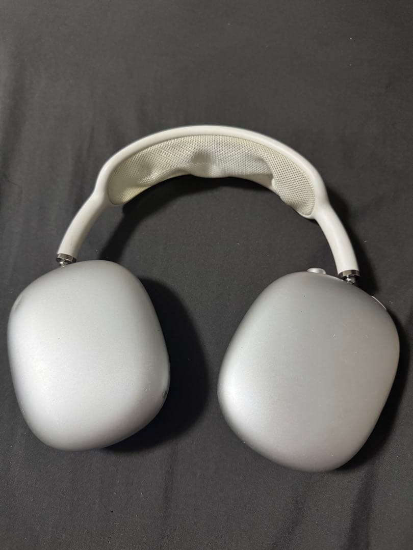 AirPods Max ジャンク品（通電あり／接続不可）ケース付属