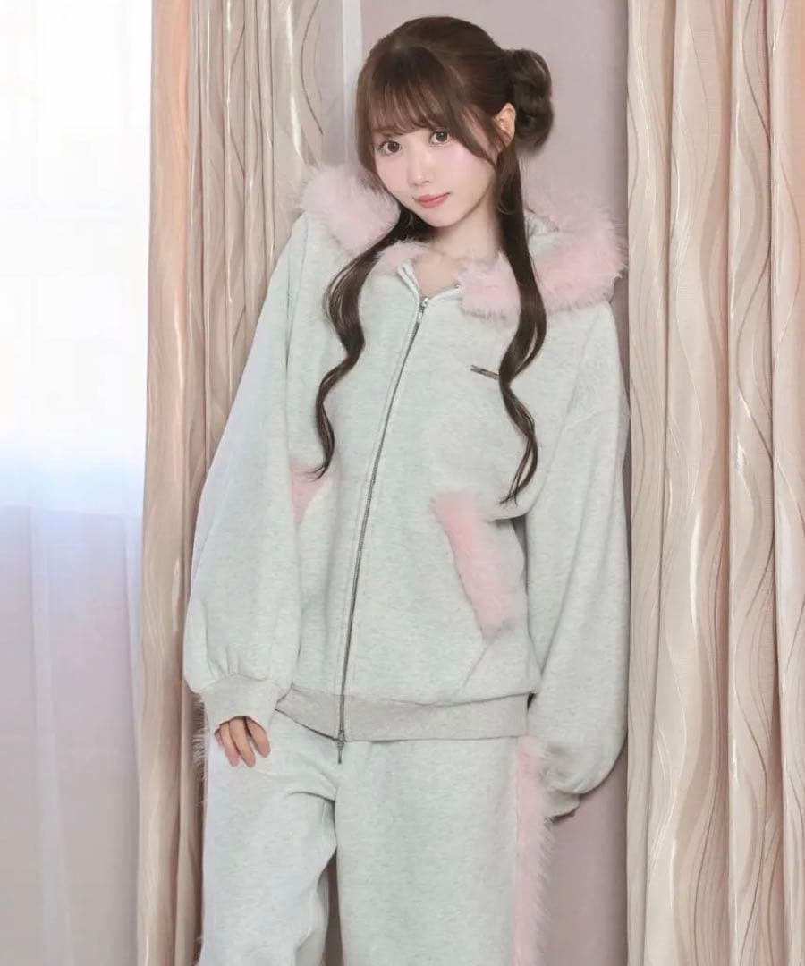 ロゼミューズFur trimming zip パーカーのみ