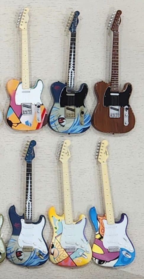 フェンダーギターコレクション　バラ売り6500円～