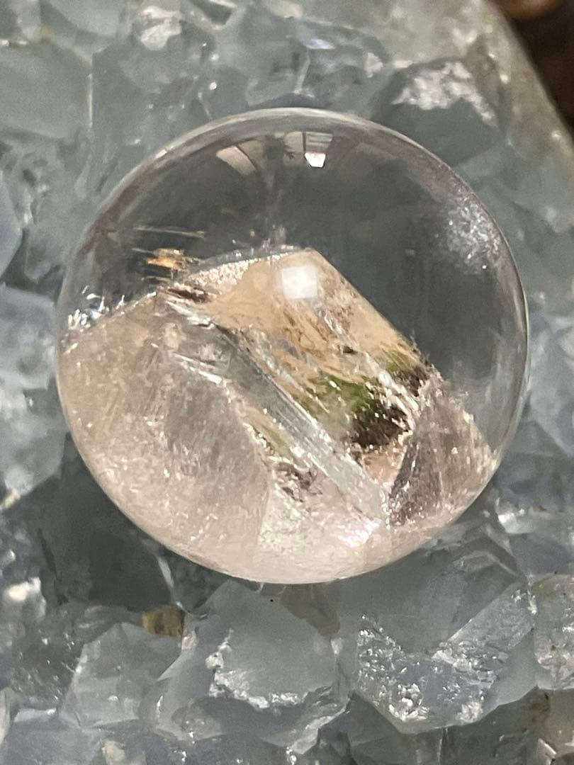 高品質　クォーツインクォーツ　貫入り水晶スフィア　17.4mm