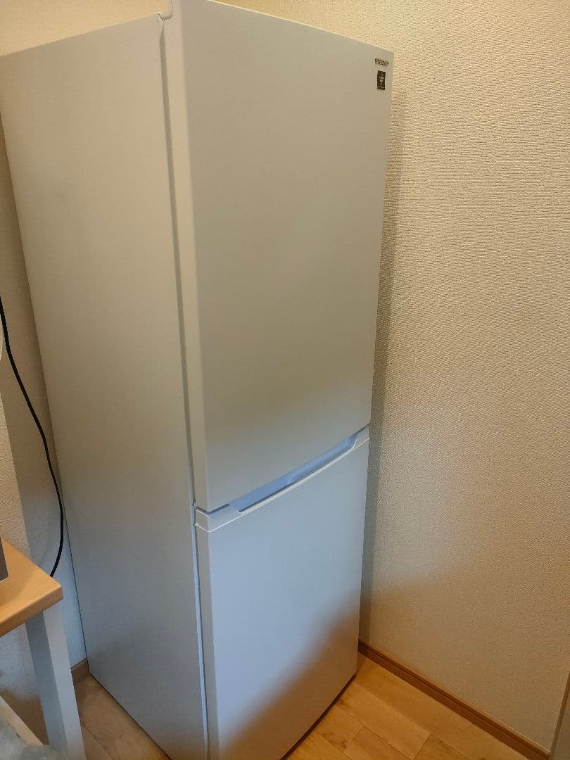 2024年製　シャープSJ-BD23M　プラズマクラスター冷蔵庫　230L右開き