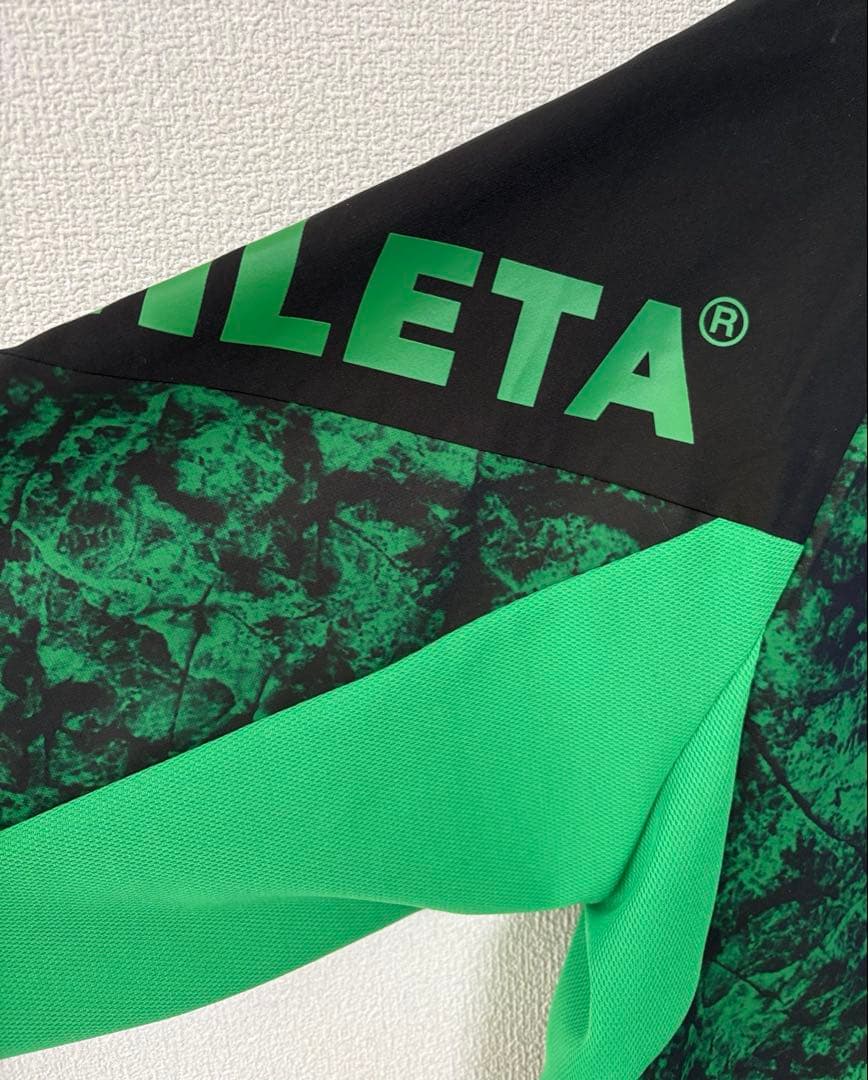 アスレタストレッチトレーニングジャケット　Lサイズ　東京ヴェルディモデル