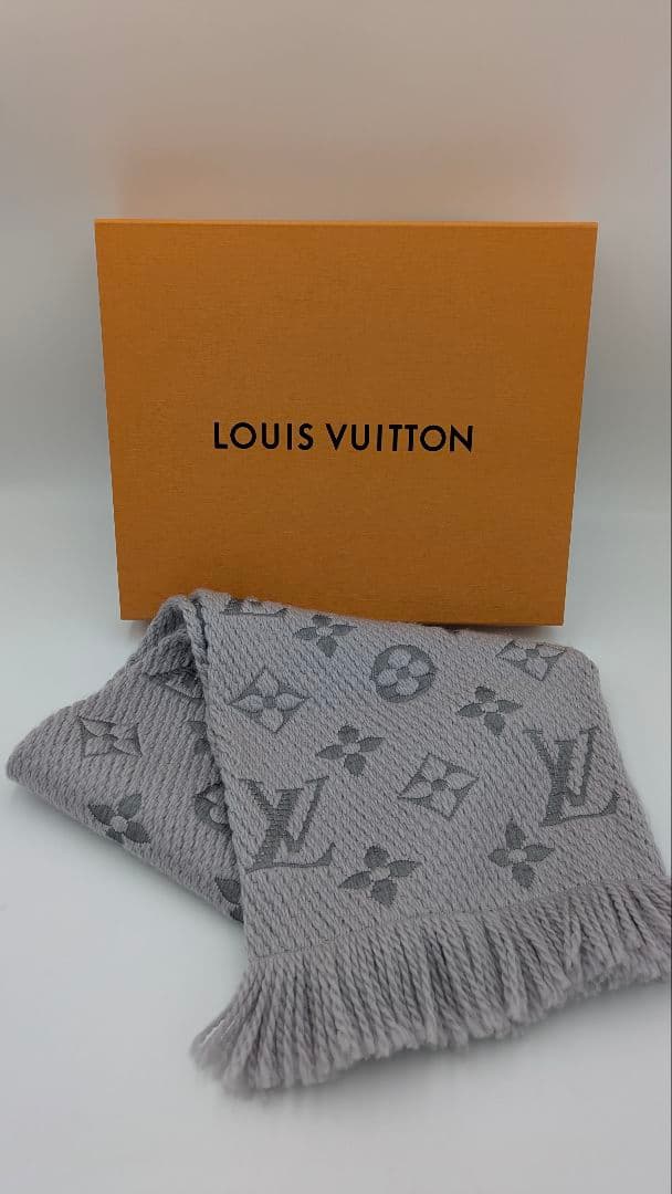 LOUIS VUITTONルイヴィトン＊モノグラム マフラー / ストール
