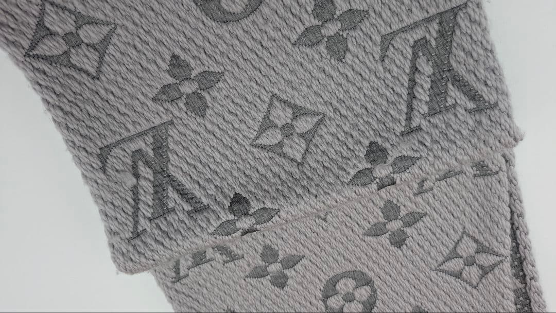 LOUIS VUITTONルイヴィトン＊モノグラム マフラー / ストール