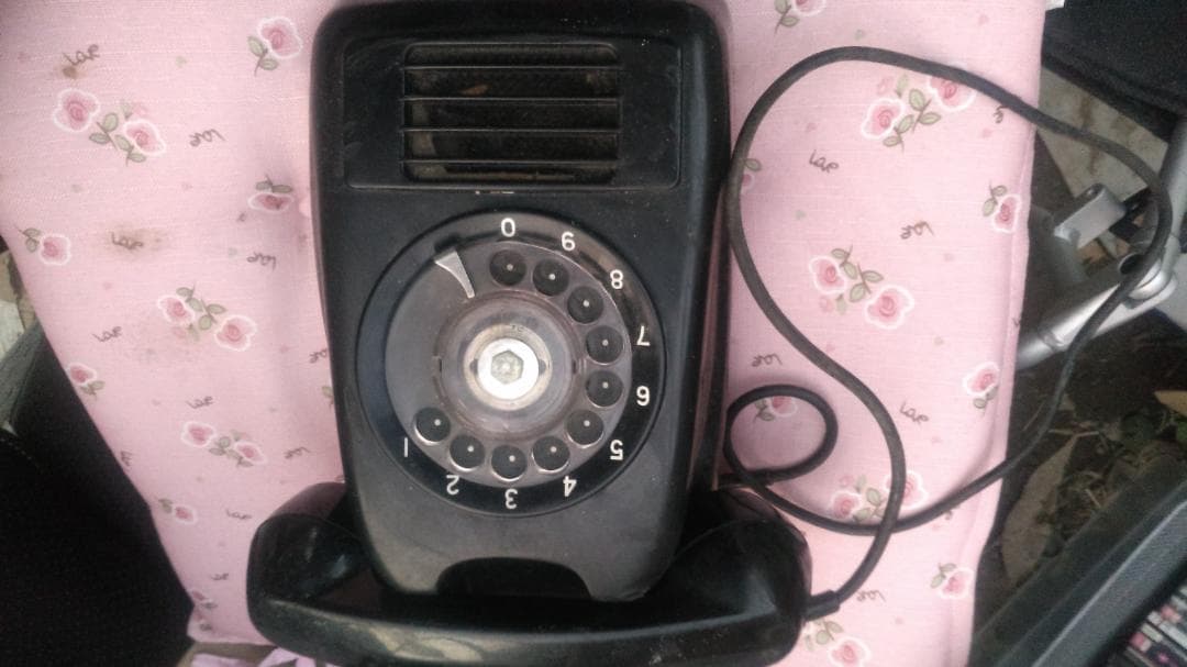 昭和の黒電話　日立製作所　骨董　昭和30年代品だと思う　インテリアに　居酒屋等に