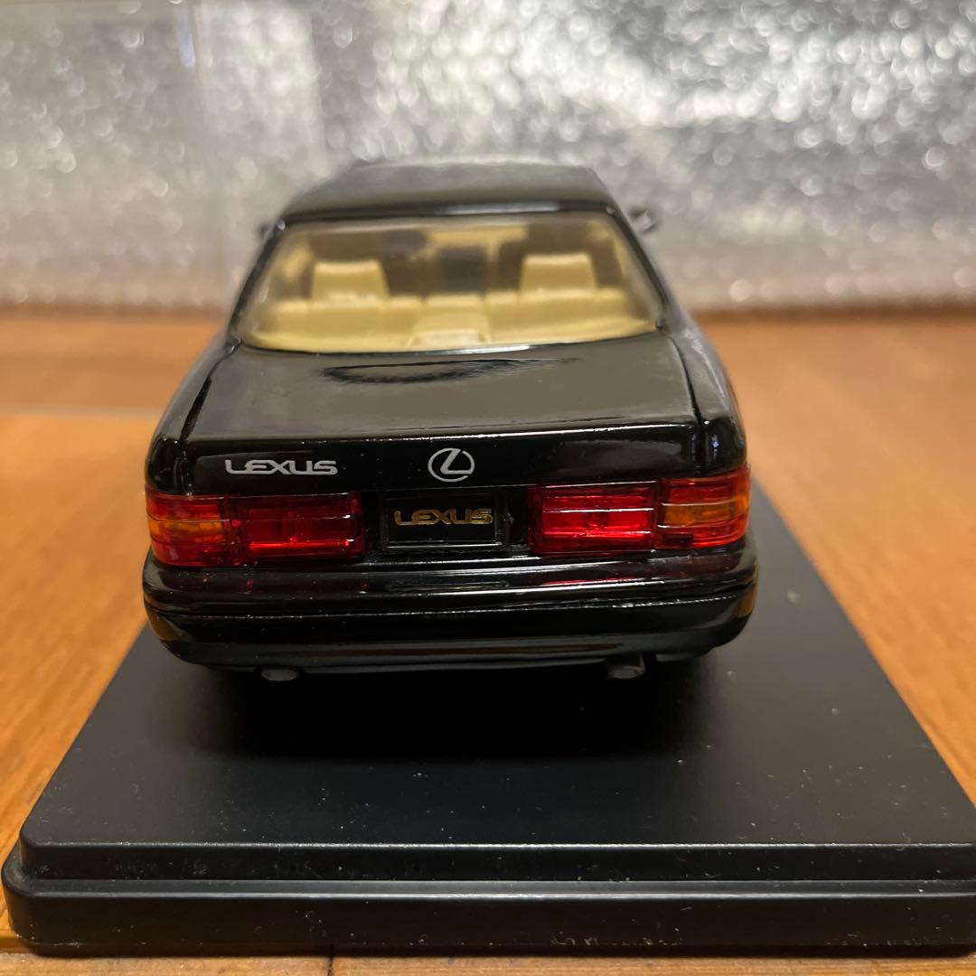 toyota Lexus LS 400 ミニカー 1/18&当時物エンブレム付き
