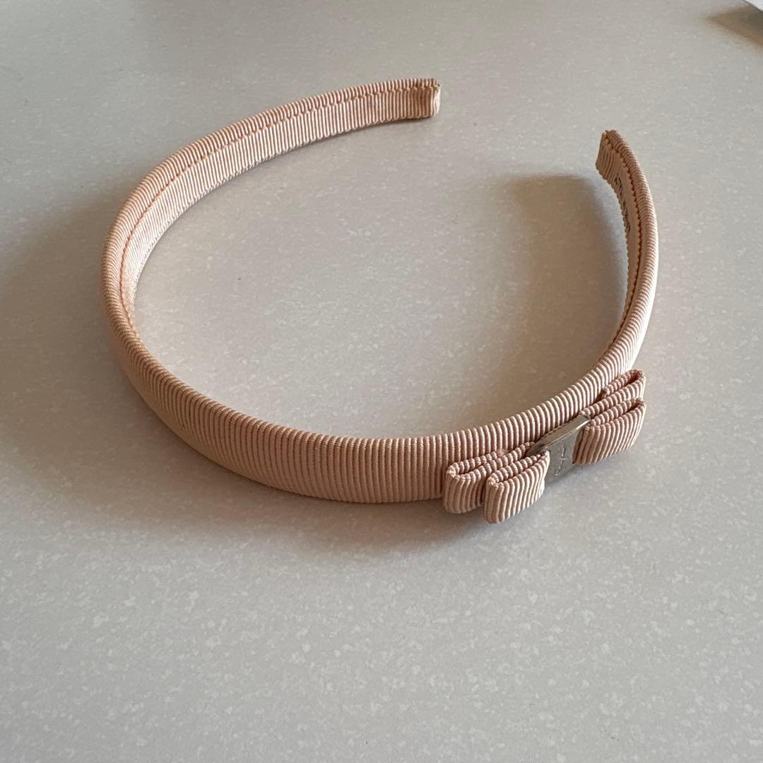 フェラガモ　カチューシャ　ピンク　細タイプ