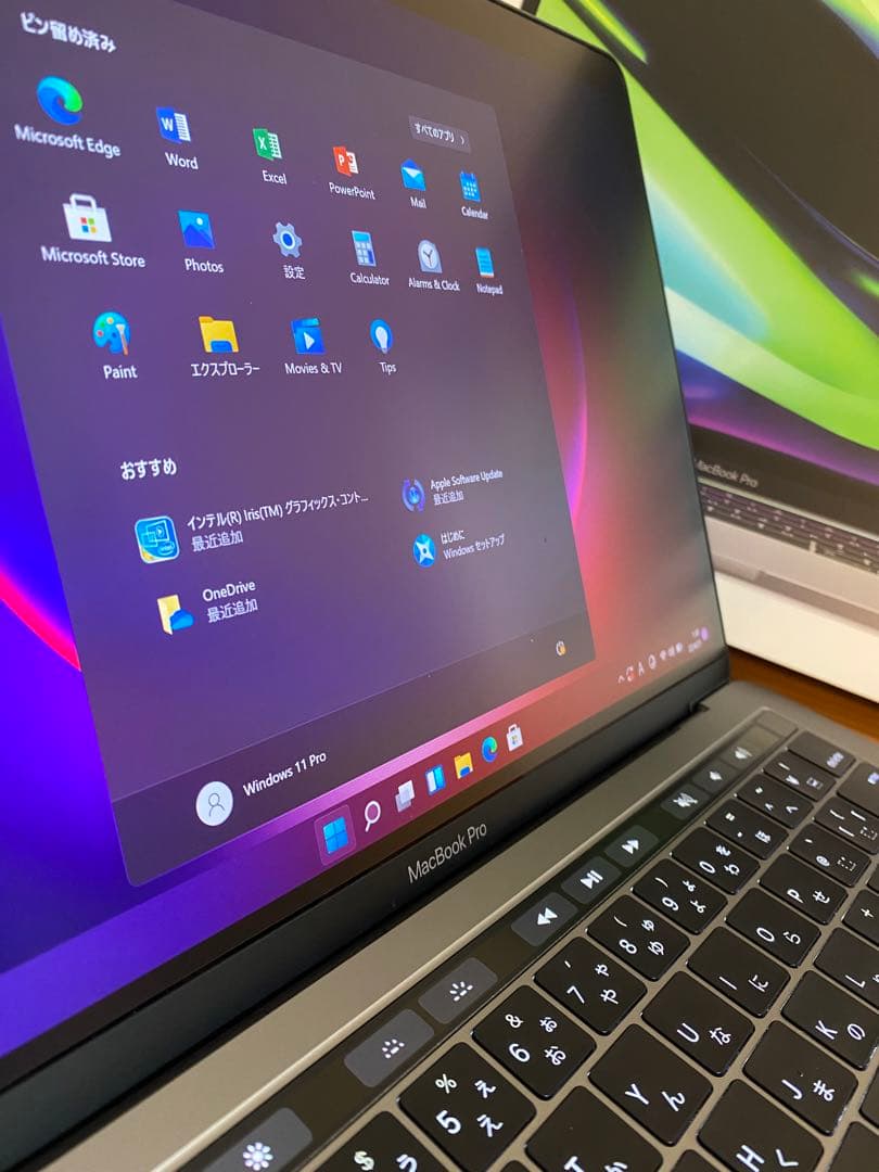 美品 MacBook Pro 13インチ 元箱 指紋認証、タッチパネル