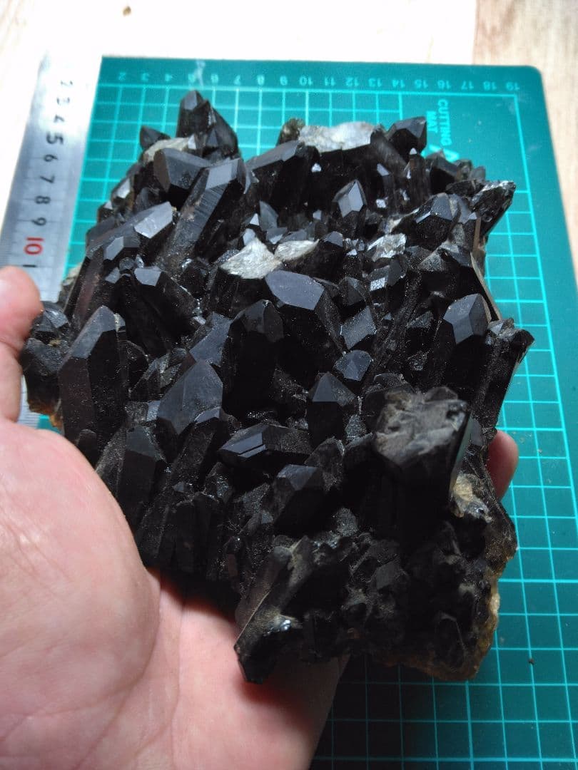 中国産　モリオン水晶　クラスター　黒水晶