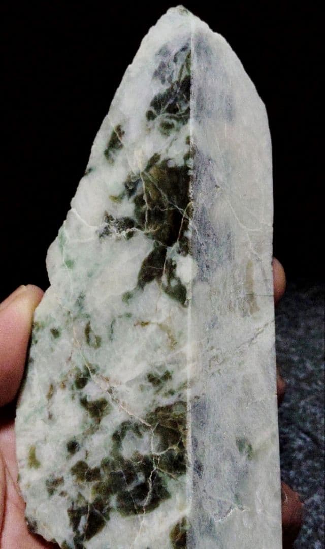 ★翡翠原石★糸魚川硬玉【小滝・切り出し・スライス394ｇ】