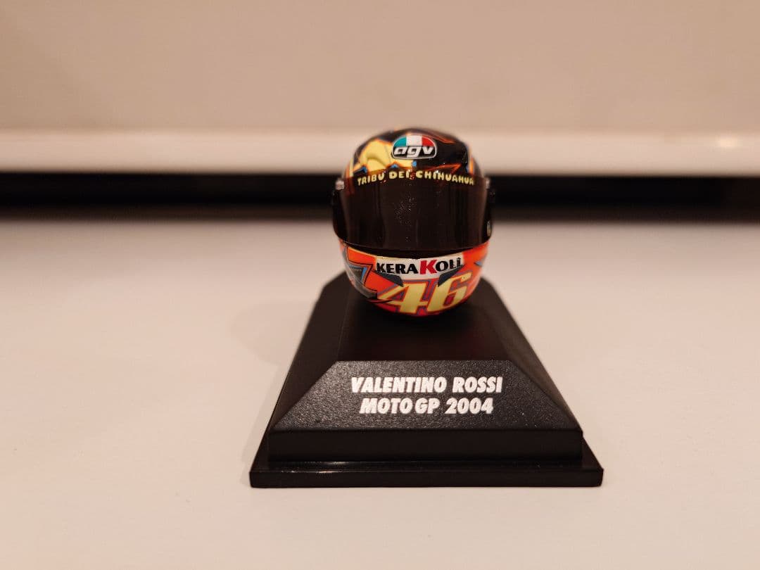 PMA ミニチャンプス 1/8 バレンティーノ・ロッシ ヘルメットコレクション