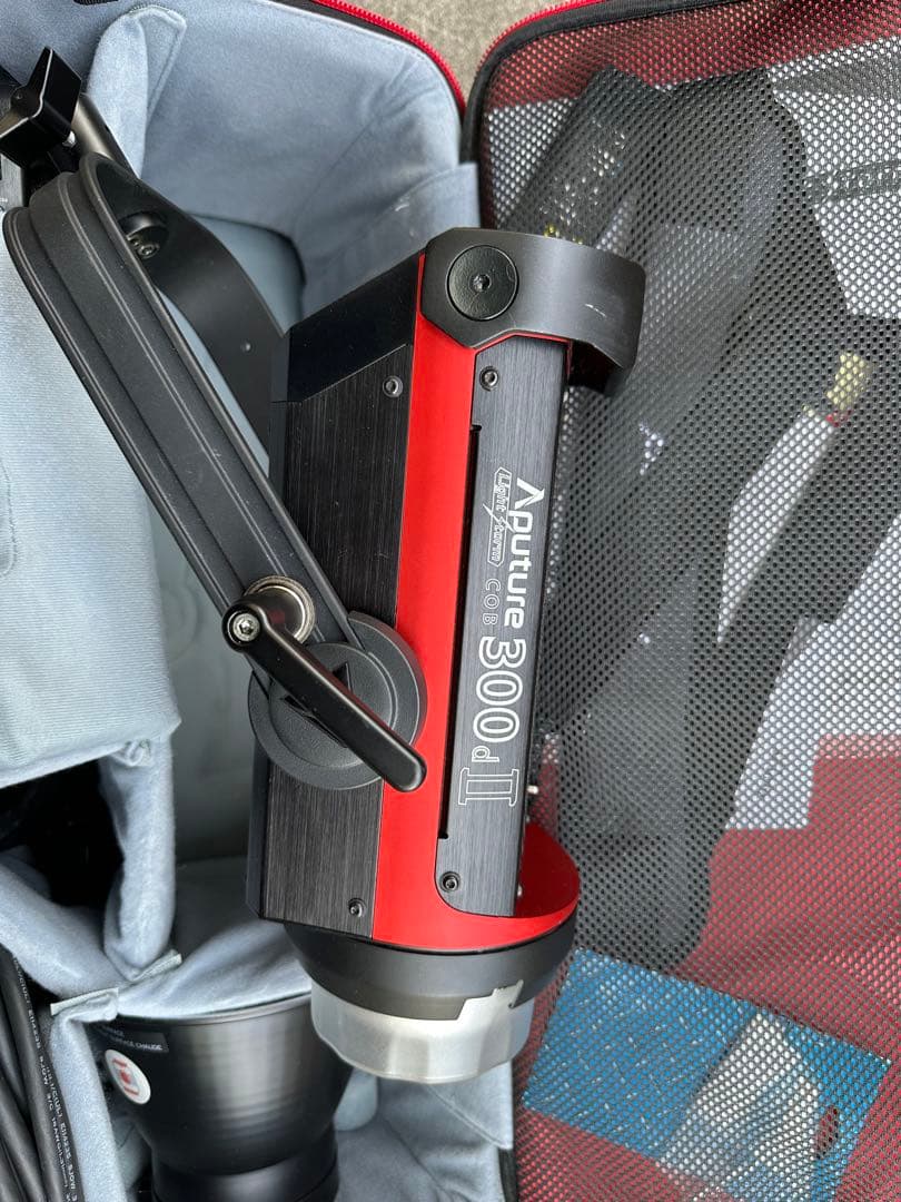 Aputure 300d II スタジオライト フレネルレンズ　バーンドアセット