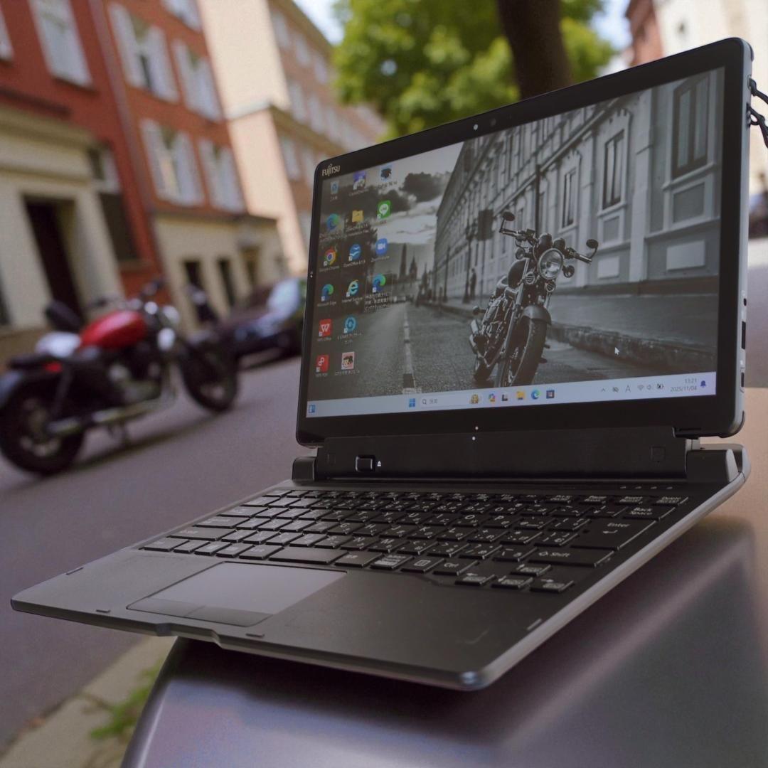 富士通 2in1 ノートパソコン Windows11 第８世代 タブレット