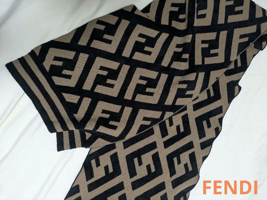 Fendi ロゴパターン ニットマフラー