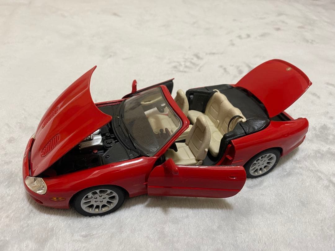 ミニカー Maisto Jaguar XK Series 1/18