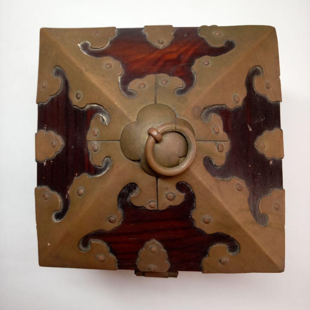 李朝　木製　箱　木箱　木工　李朝家具　骨董　アンティーク　韓国