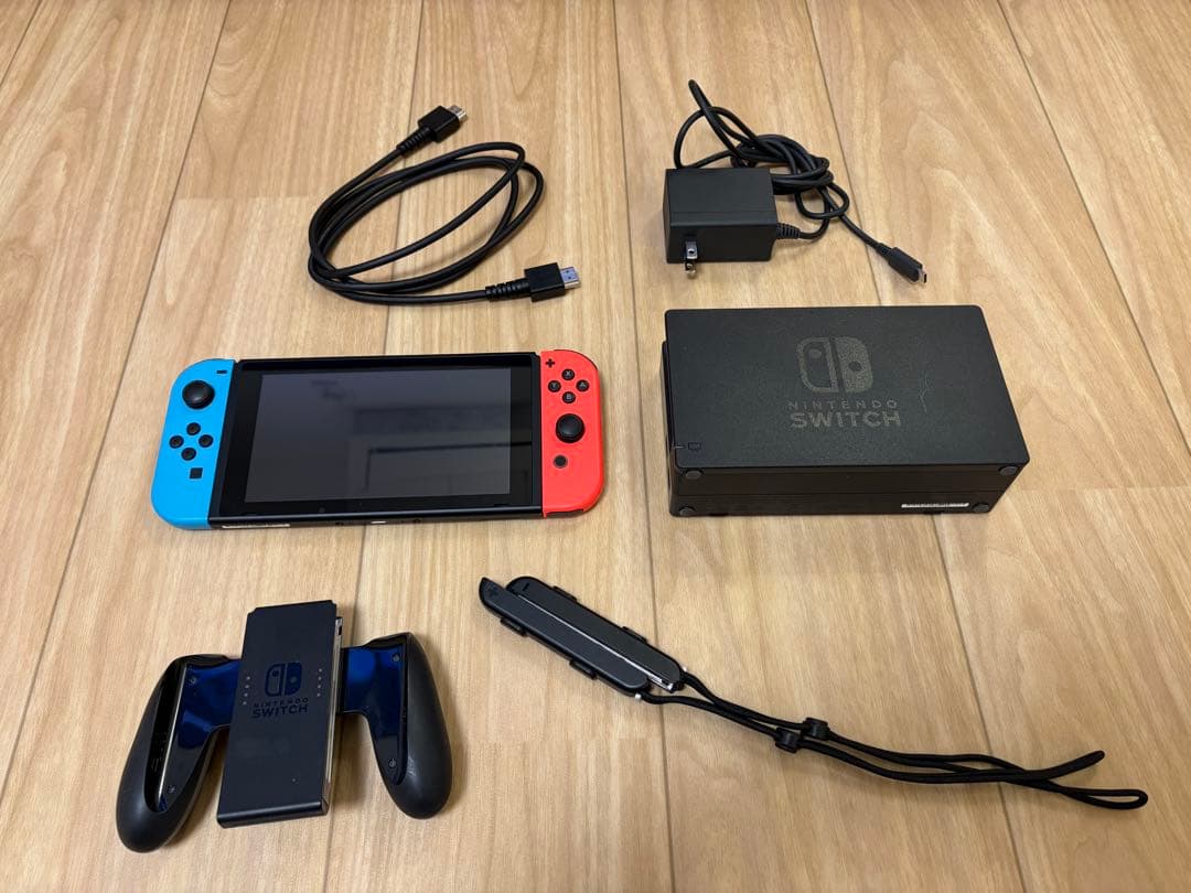 【動作問題なし】Nintendo Switch 本体(付属品全てあり、箱無し)