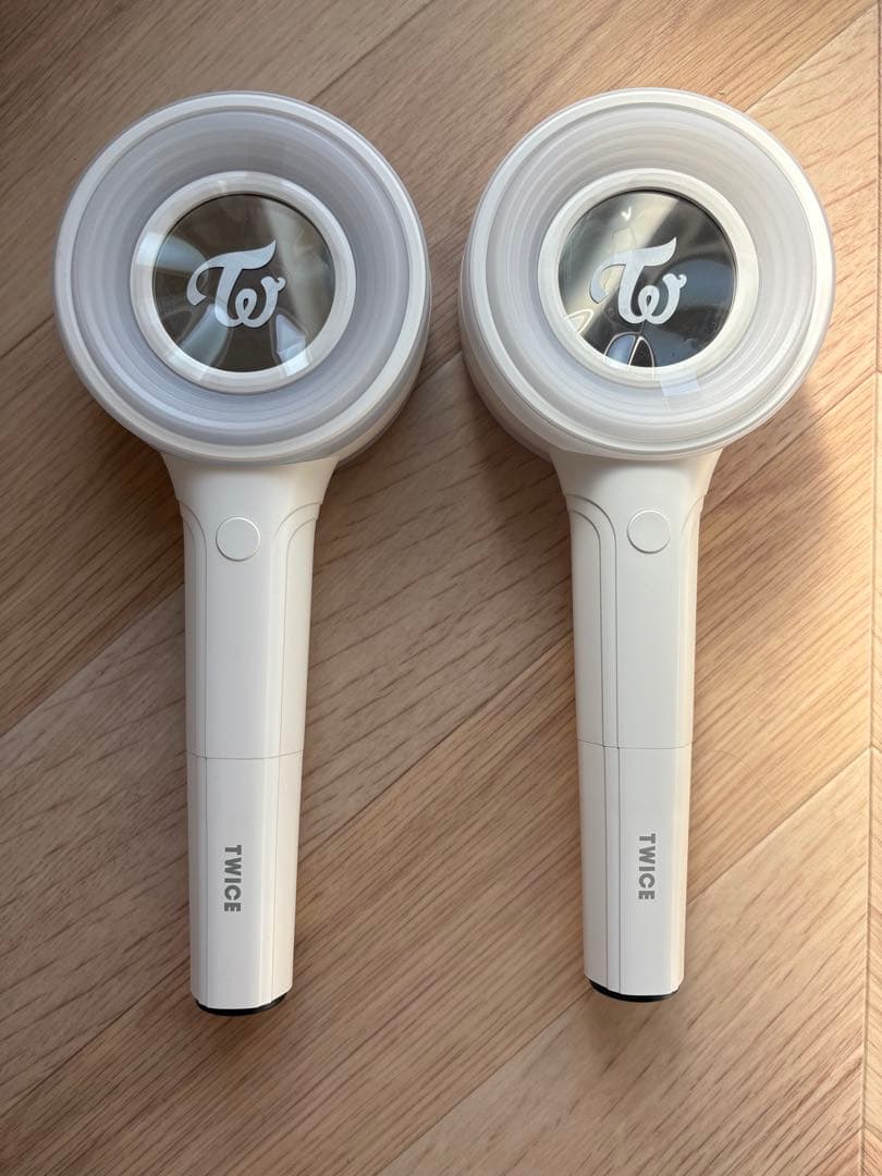 中古　TWICE ペンライト 箱付き 2個