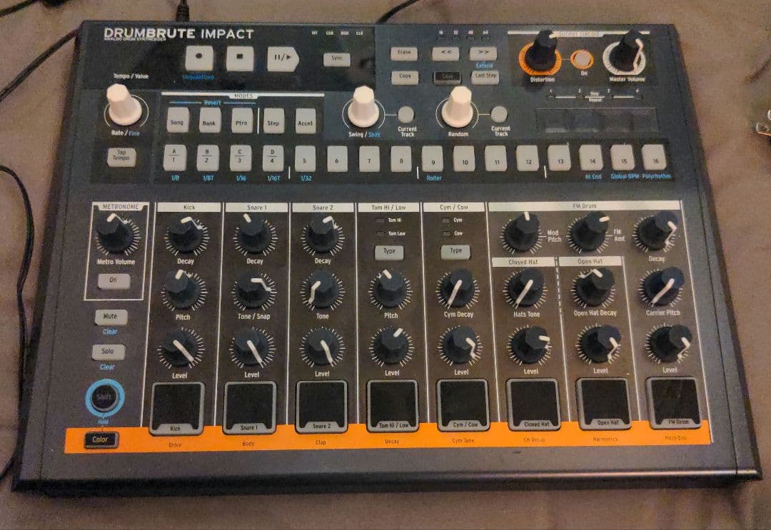 m*a様 ARTURIA DRUMBRUTE IMPACT 本体とマニュアル
