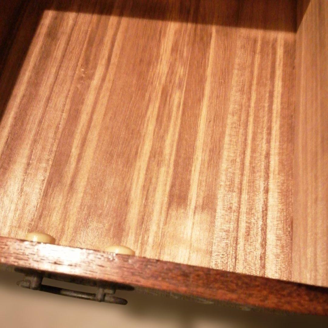 木製ガラス扉収納棚　アンティーク　戸棚