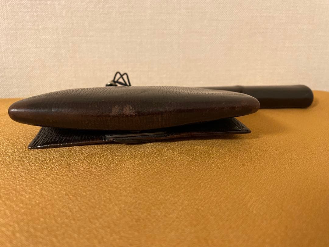 日本製アンティーク　キセル筒付き革製タバコ入れ