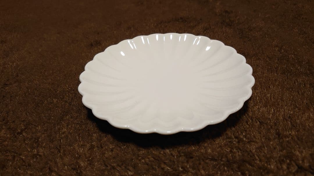 李朝　白磁　輪花皿　豆皿　蔵出し　１客