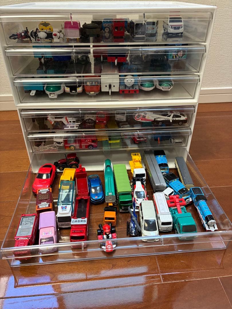 トミカとプラレールのコレクション