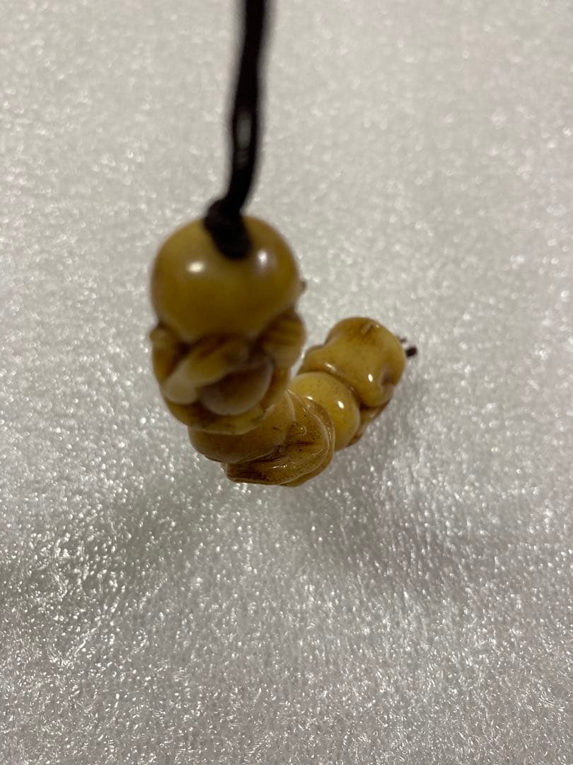 天然素材　見ざる言わざる聞かざる　三猿　彫刻　根付　提げ物