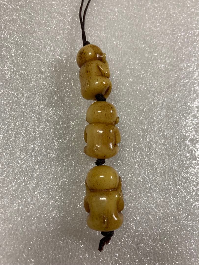 天然素材　見ざる言わざる聞かざる　三猿　彫刻　根付　提げ物