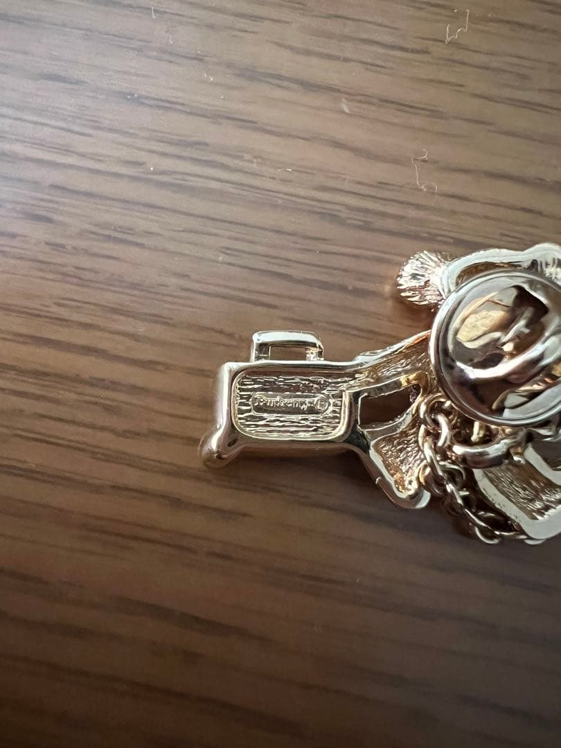 希少Burberrys　バーバリーベア　飛行機　ピンバッジ