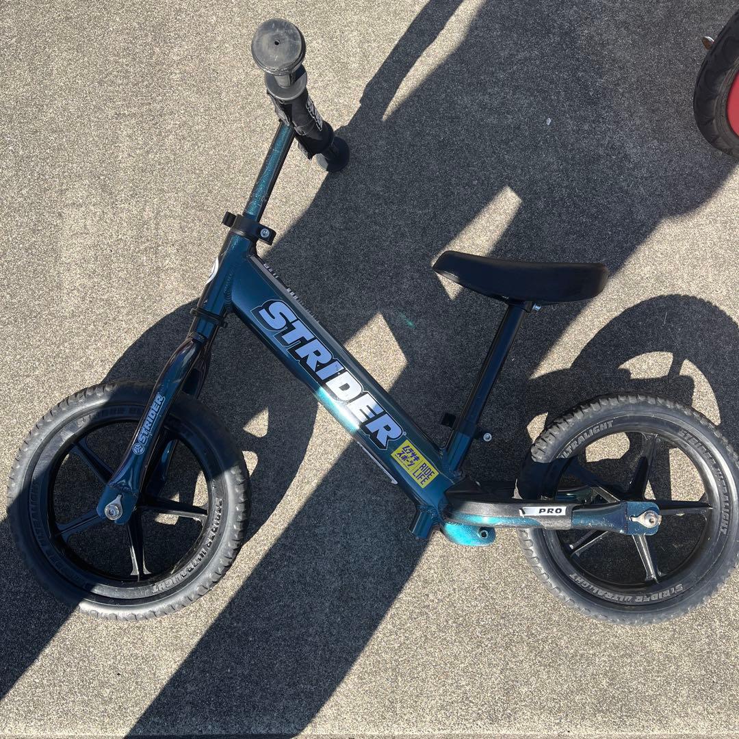 【値下げ】早い者勝ちSTRIDER 12 PRO バランスバイク 青　箱付き