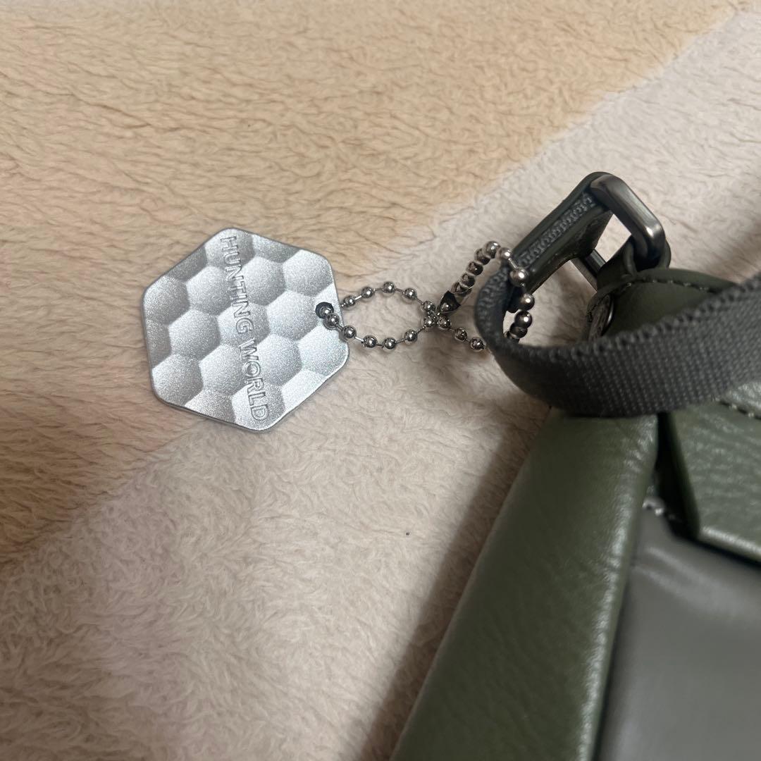 ハンティングワールド　ショルダーバッグ