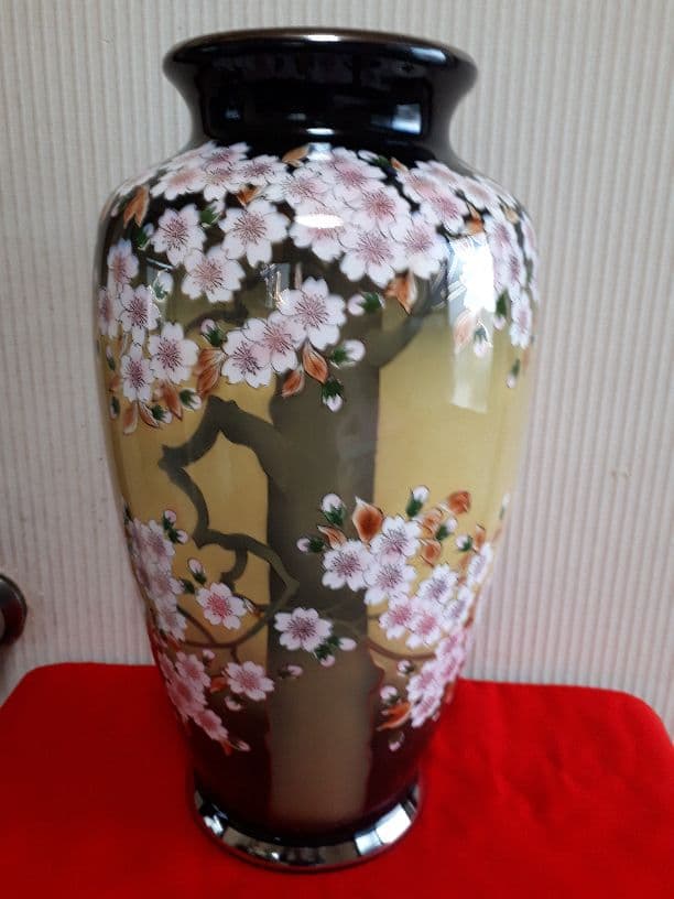 七宝焼、サクラ図美術品壺