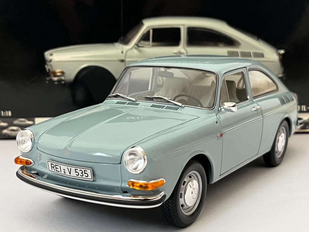 ミニチャンプス PMA 1/18 VW1600 TL 1970 ライトブルー美品