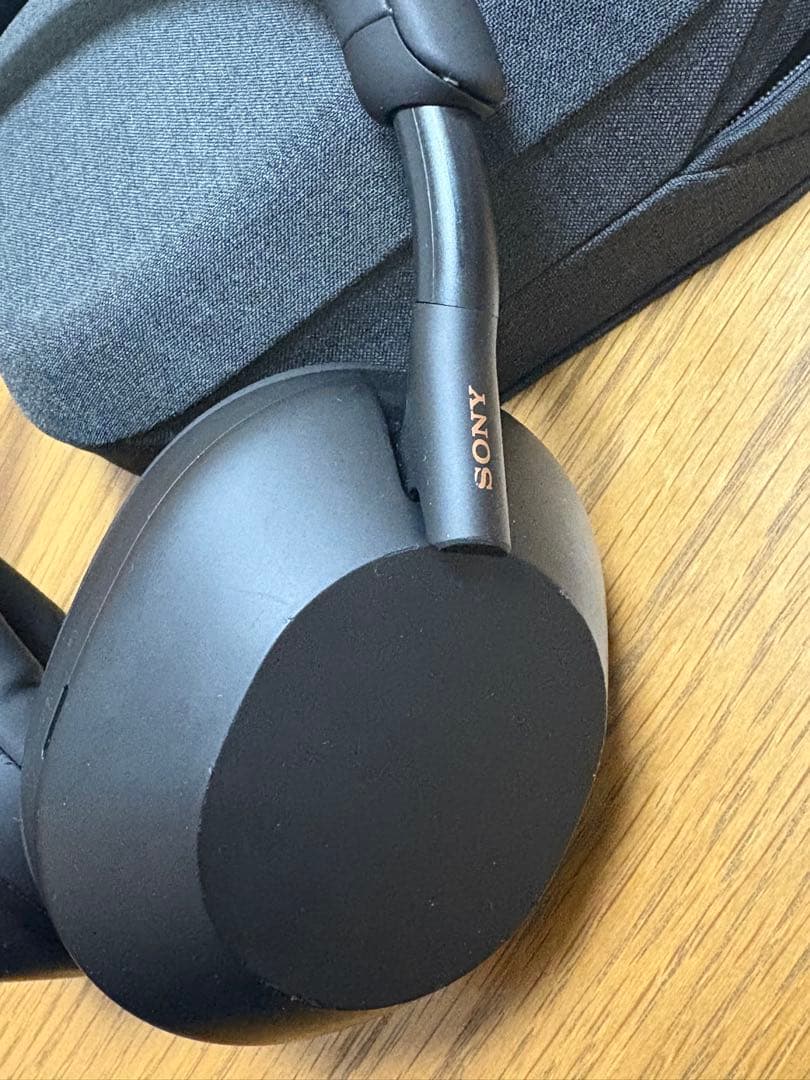 Sony WH-1000XM5 動作問題なし　傷あり