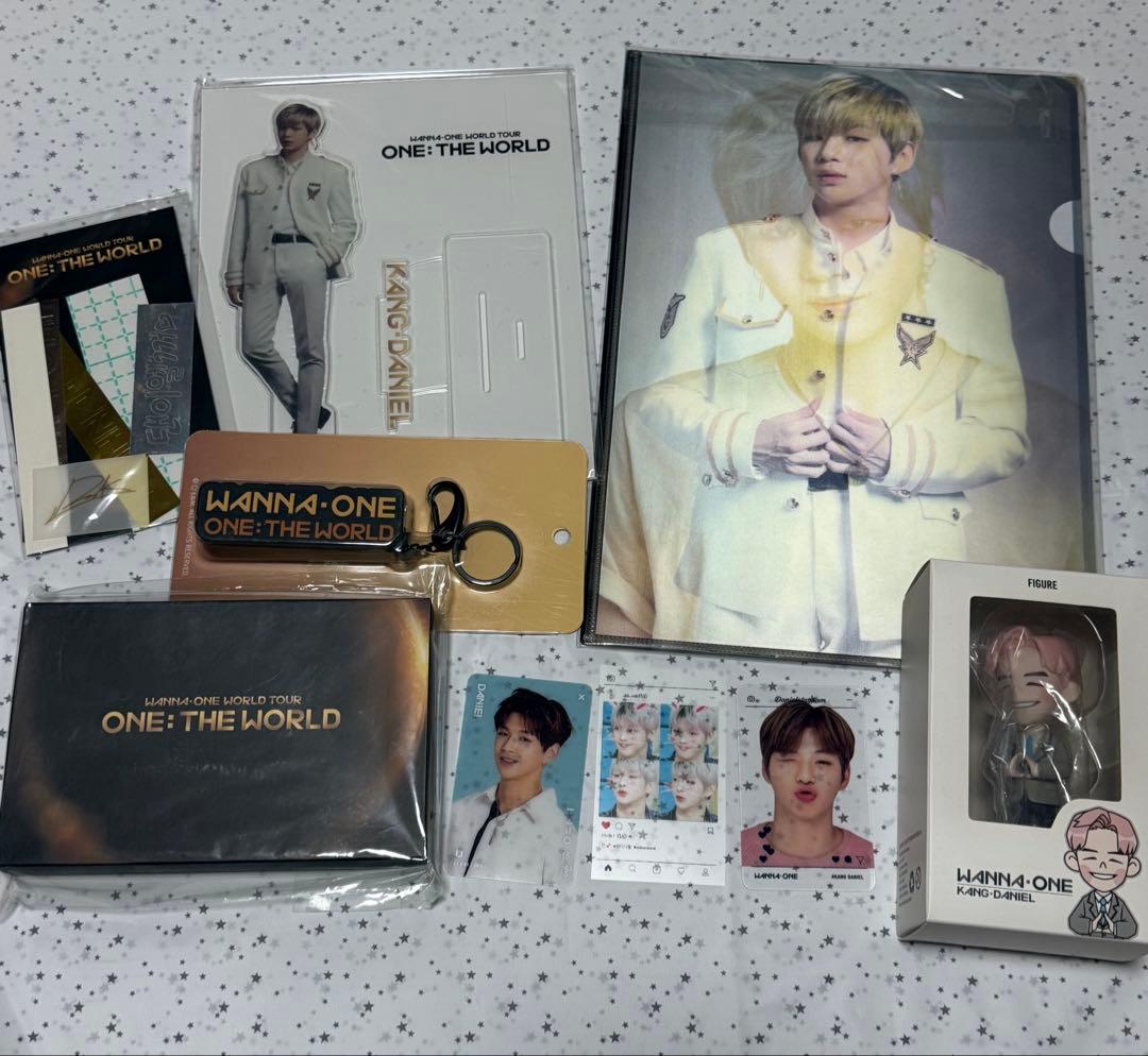 Wanna One One: The Worldカンダニエルセット フィギュア