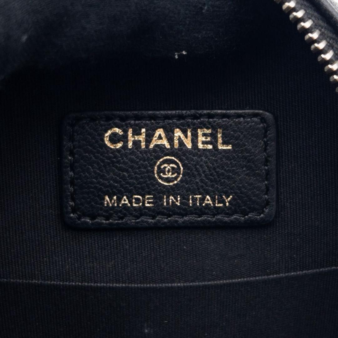 【未使用級】CHANEL 19 ラウンドチェーンショルダーバッグ　レザー