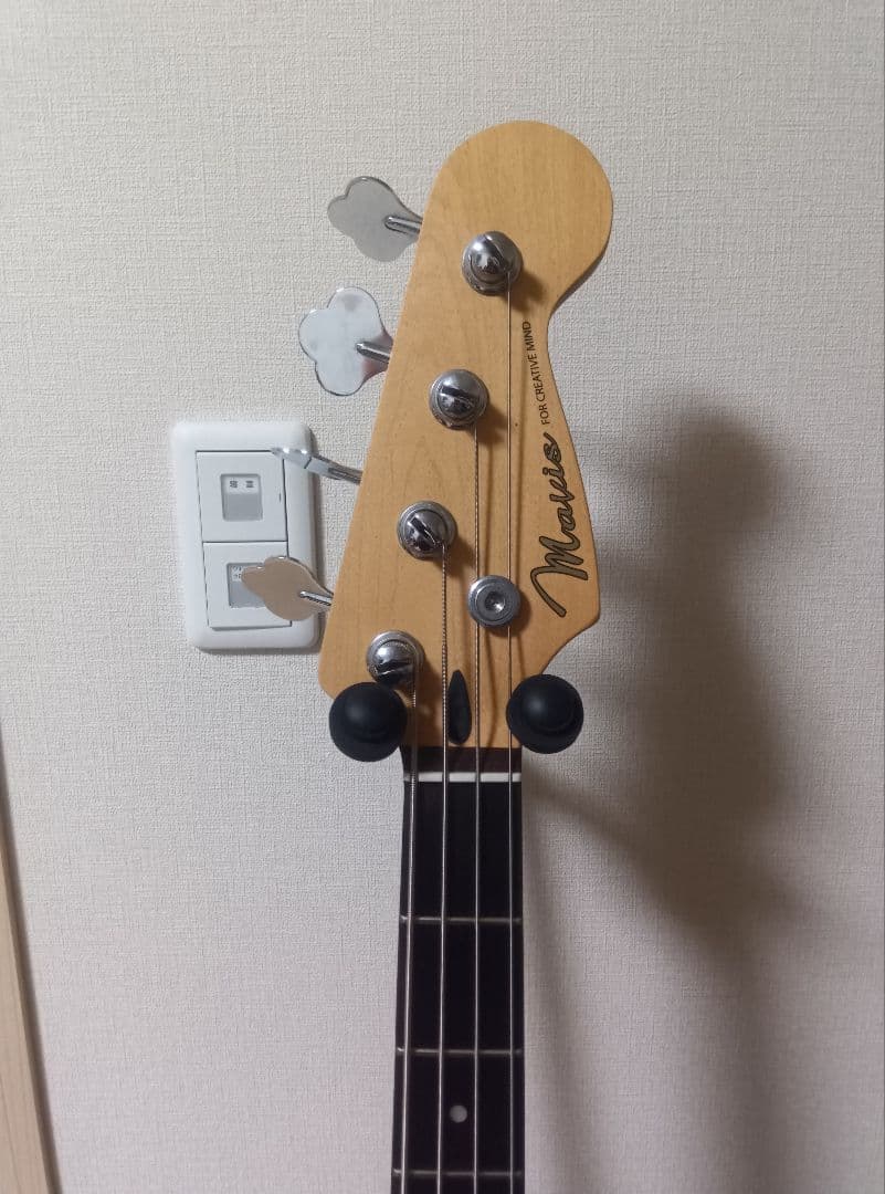 『再値下げ』Precision Bass ゴールドカラーピックガード