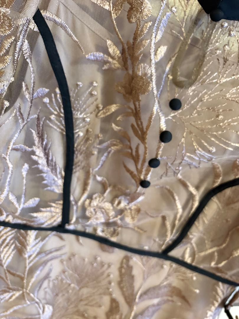 花柄刺繍レースチュールパフスリーブ　ワンピース　ドレス　leja