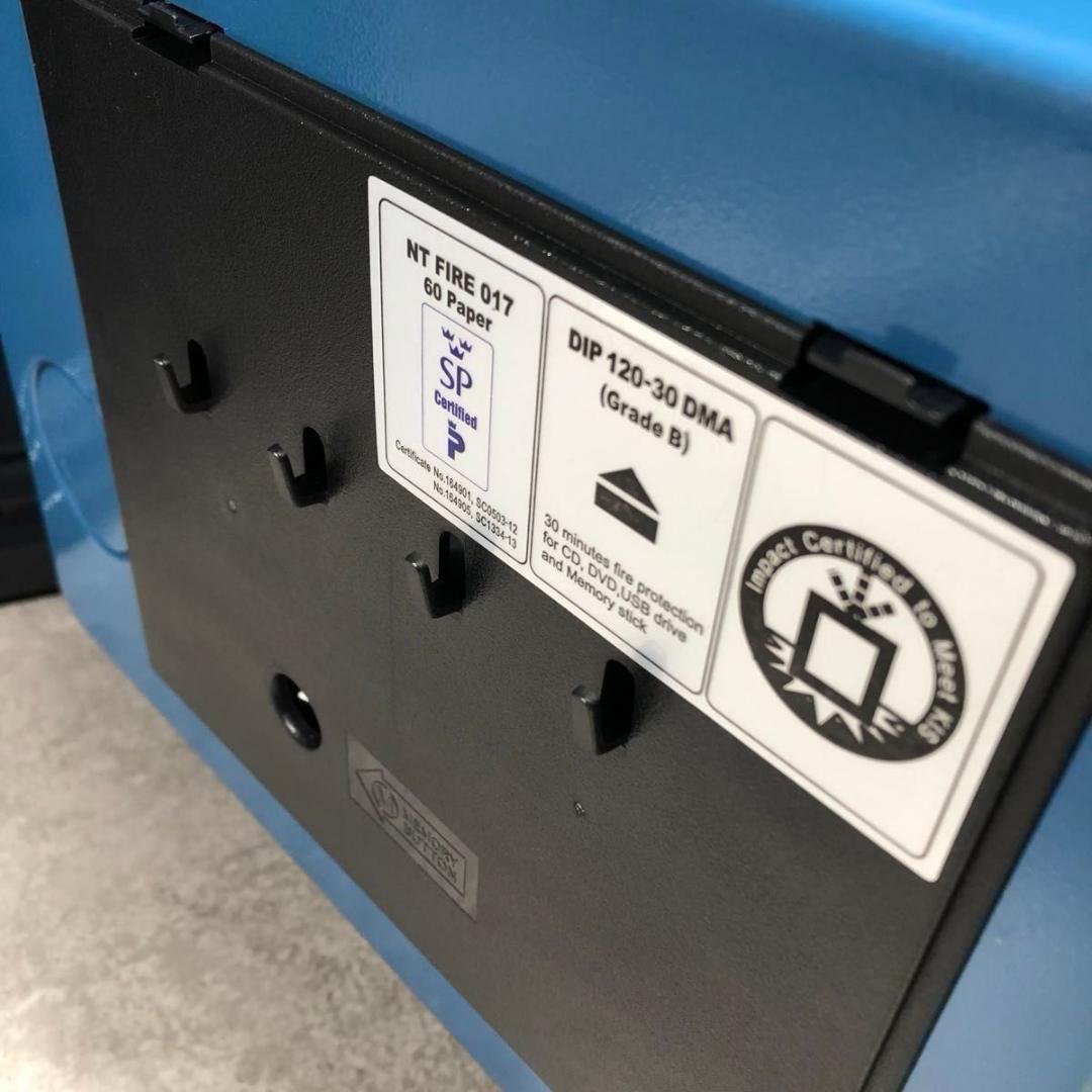 美品 高性能 ディプロマット テンキー式 警報 アラーム 耐火 耐水 金庫