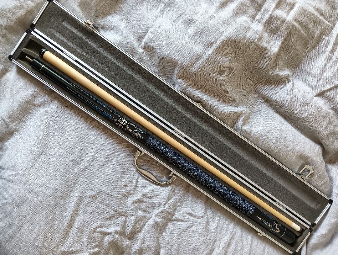 ビリヤード　美品 キュー　ケース付き