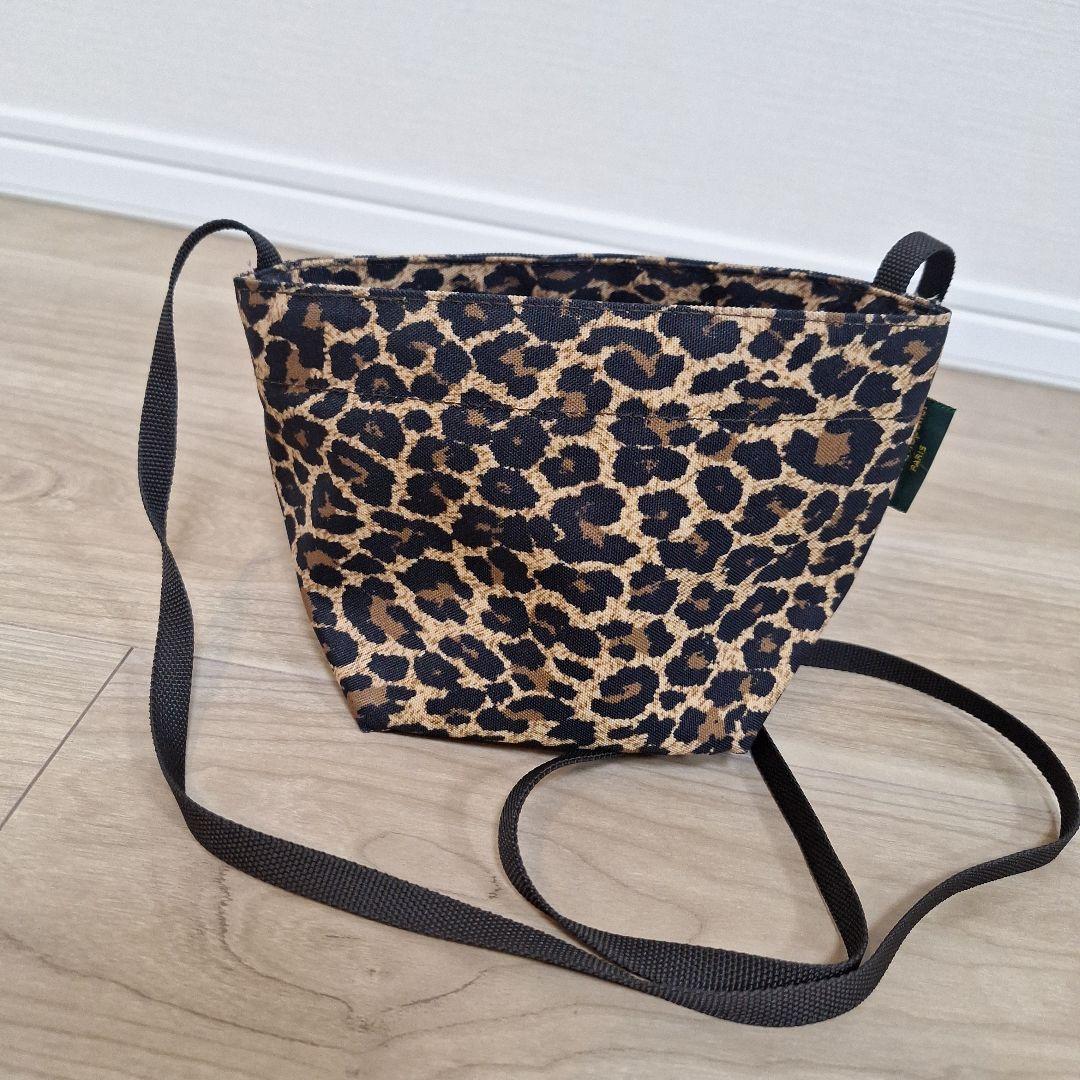 エルベシャプリエ　ショルダーバッグ　パンサートープ