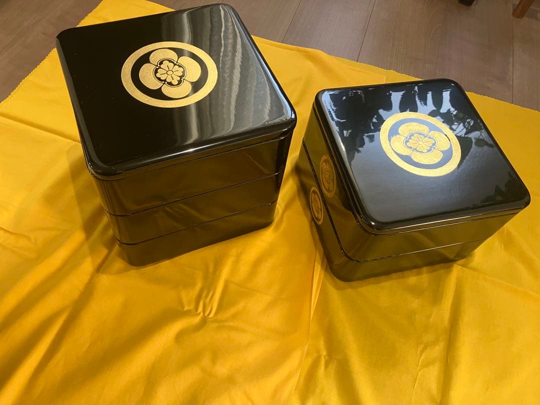 輪島塗 角丸五段重 蓋二枚 黒内朱 木製