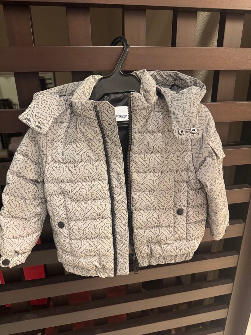 Burberry（バーバリー）グレー キッズアウター 3Y（98cm）