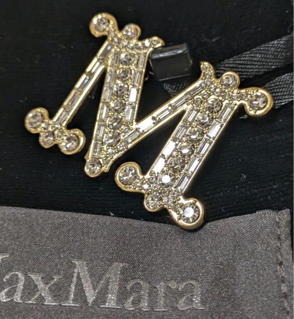 1回使用のみ✨MaxMara(マックスマーラ) ロゴ刻印 ビジュー装飾 ブローチ