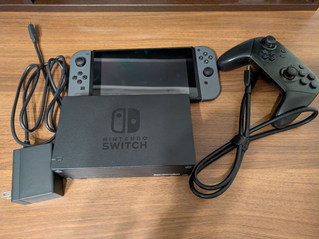 Nintendo Switch 本体 + Joy-Con