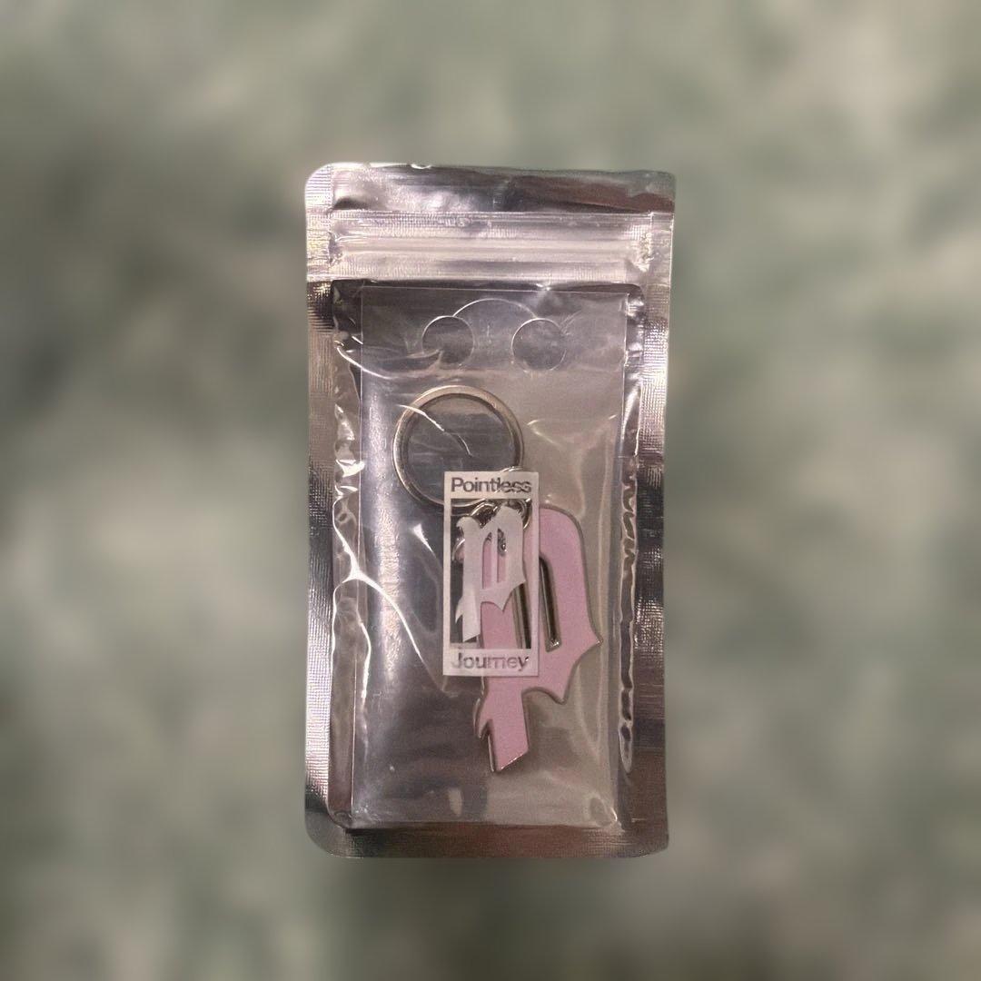 ミュージシャン POINTLESS JOURNEYLOGO KEY CHAIN PINK