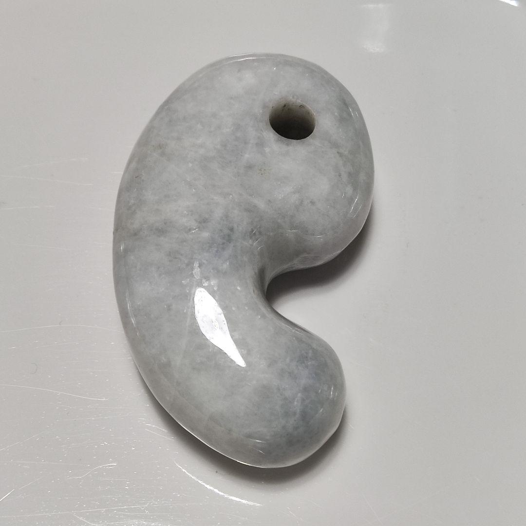 パワーストーン　天然石　勾玉　ミャンマー産　翡翠(ヒスイ)　166g　N.604